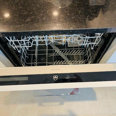 Central Apartment , Free Parking 洛迦诺 外观 照片